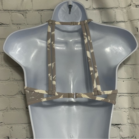 Lululemon sports bra size small - Picture 4 of 5